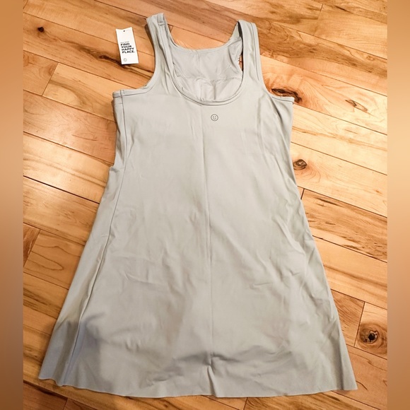 Gilly Hicks Active Dress - Picture 2 of 4